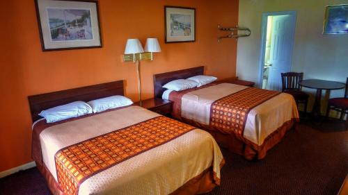 Double Room with Two Double Beds - Smoking