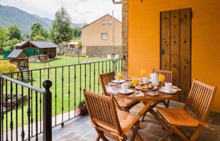 Two-Bedroom Apartment (6 Adults)