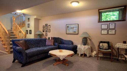 Queen Room with Shared Bathroom