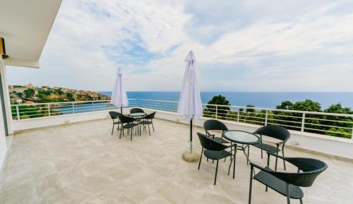 Double Room with Balcony and Sea View