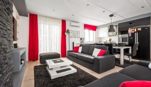 Apartment with Garden View