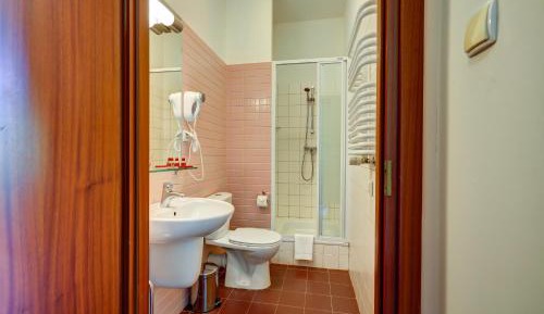 Deluxe Double Room with Shower