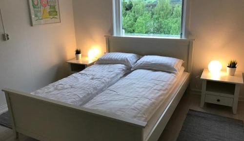 Queen Room with Shared Bathroom