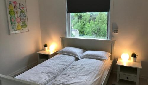 Queen Room with Shared Bathroom