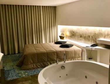 Deluxe Double Room with Spa Bath 