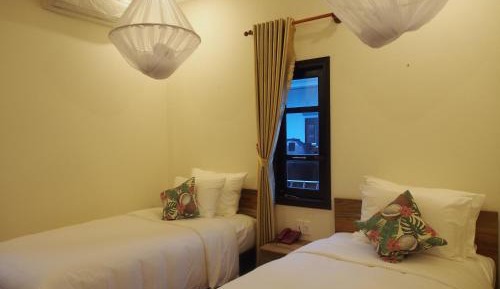 Studio with Garden View