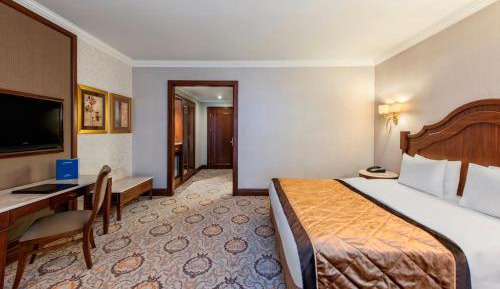 Superior Room with Queen Size Bed