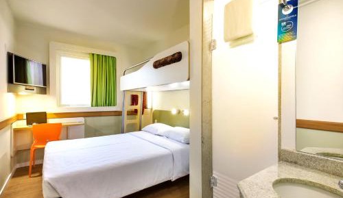 Modern apartments with 1 Double and 1 Single Bed