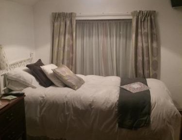 Single Room with Private External Bathroom