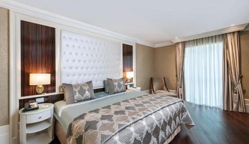 Presidential Suite with King Size Bed