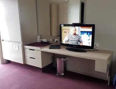 Executive Queen Room with Spa Bath 