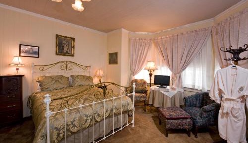 Queen Room