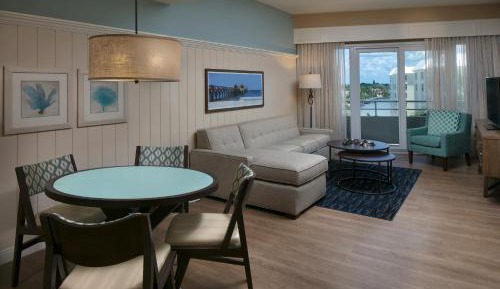 One-Bedroom Suite with City View - Main Building