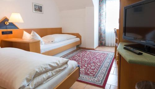 Small Twin Room