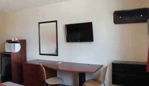 Deluxe King Room - Disability Access/Non-Smoking