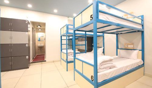 Bed in A/C mixed dorm with Balcony & ensuite 2 bathrooms