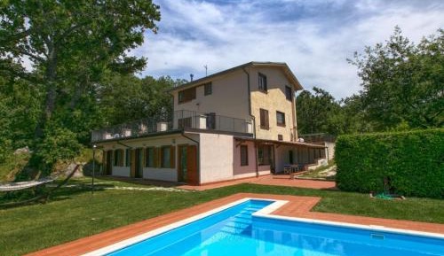 Three-Bedroom Holiday Home 