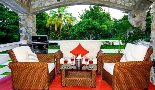 Apartment with Garden View