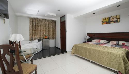 Deluxe Room (2 Adults + 1 Child)