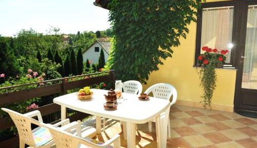 One-Bedroom Apartment with Balcony (2 Adults)