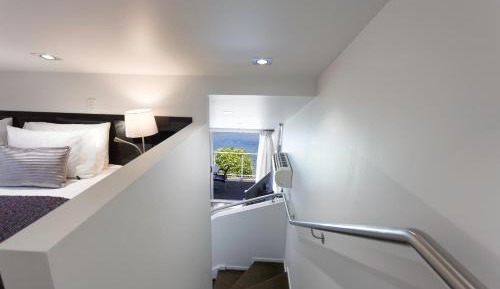 Mezzanine Suite with River View