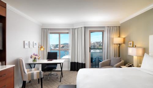 Signature Harbor View Room: King Bed