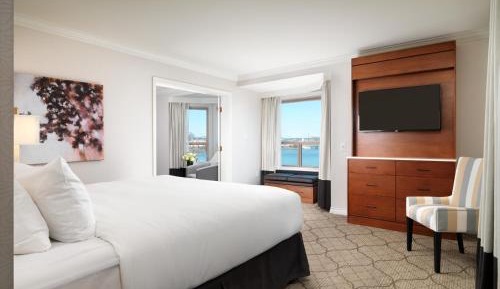 Signature Harbor View Suite: King Bed with Sofa Bed