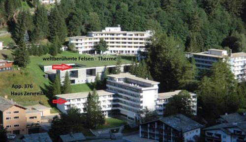 Apartment with Mountain View