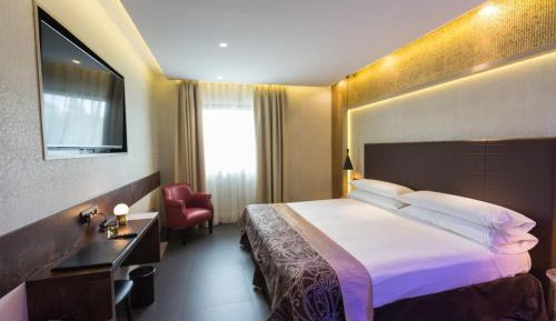 Superior Room with Bathtub