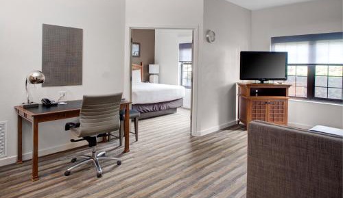 One-Bedroom King Suite with Accessible Tub - Disability Access