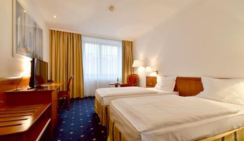 Double or Twin Room with Parking