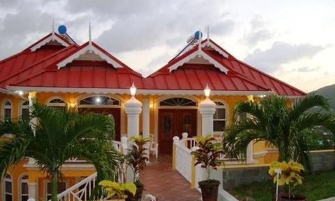 Apartment with Pool View 