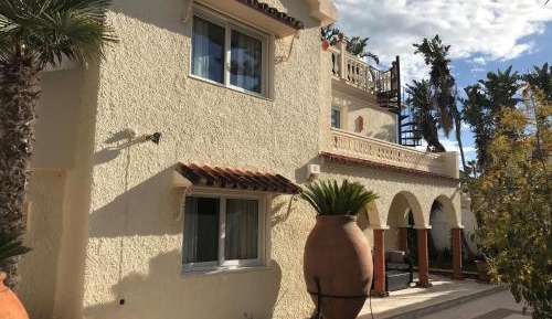 Villa - Beach Front