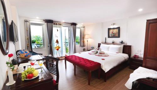 Honeymoon Room with Balcony