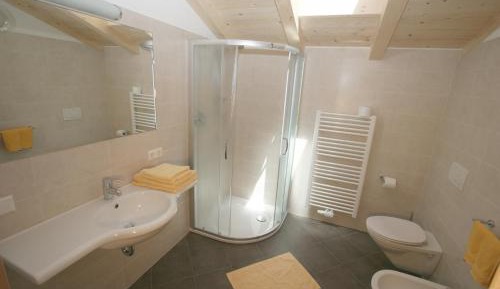 Apartment with Mountain View