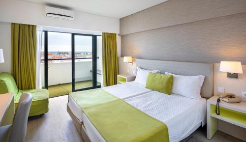 Twin Comfort with Extra bed 