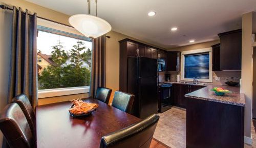 Deluxe One-Bedroom Cottage - Loft