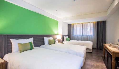  Deluxe Triple Room with 3 Single Beds