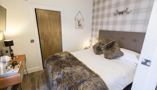 Deluxe Double Room with Shower