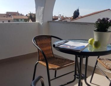 One-Bedroom Apartment with Terrace with Partial Sea View