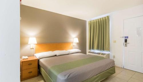 King Room - Non-Smoking