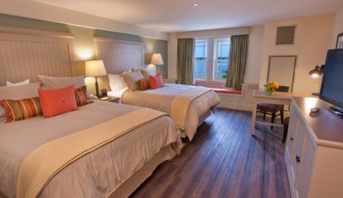 Two Queen River View