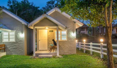 Cottage with Garden View
