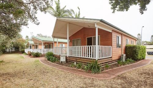 Kingfisher Two Bedroom Cabin 