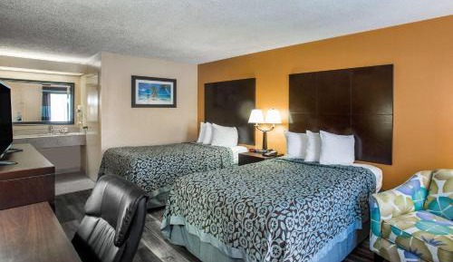 Queen Room with Two Queen Beds - Non-Smoking