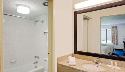 King Room - Non-Smoking