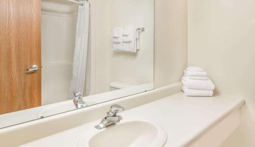 Double Room with Three Double Beds - Non-Smoking