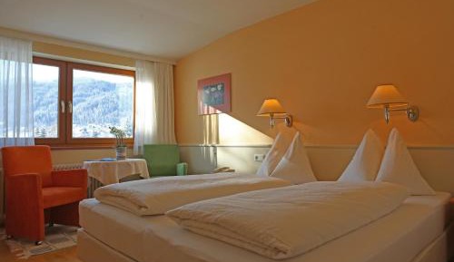 Classic Double Room with Mountain View