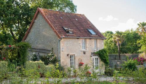Two-Bedroom House le  Petit Colombier
