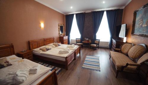 Deluxe Suite